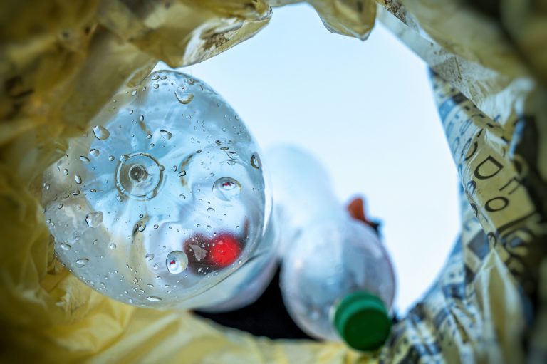 Brasil passa a contar com selos de rastreabilidade de plásticos