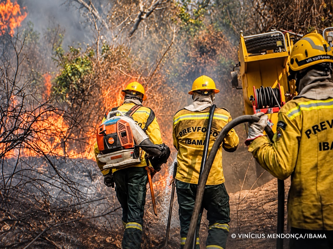 AM recebe aeronaves para combate aos incêndios